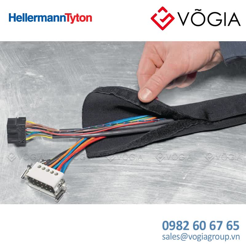 Vỏ bọc cáp - Re-sealable protective sleeving for post-termination cable organisation 15mm - HELAHOOK15-PET-BK
